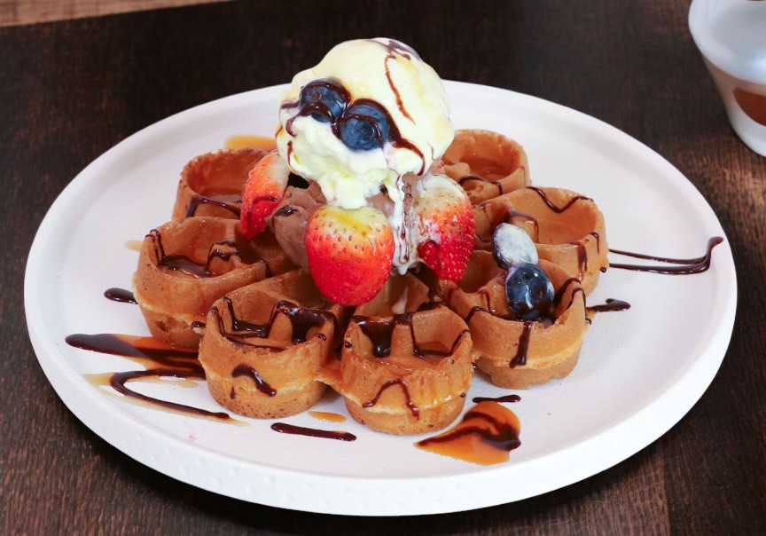 Fruity Waffle with Ice Cream